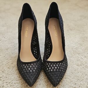 Nine West Black Pointed Mesh Pumps